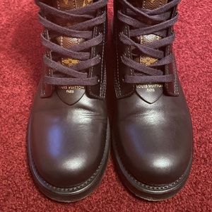 AUTHENTIC LOUIS VUITTON WOMENS METROPOLIS FLAT RANGER BLACK BOOTS SIZE 37